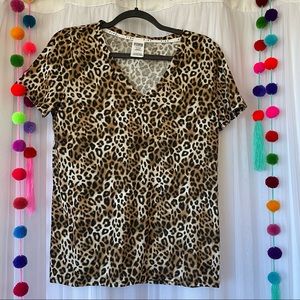 PINK leopard print v neck size Large